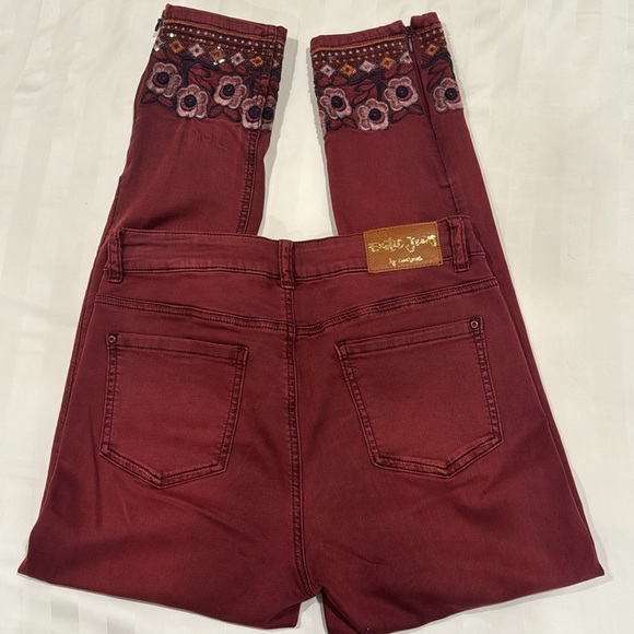 Desigual cropped jeans deep red with beautiful hem details and zipper size 40 - Picture 7 of 12